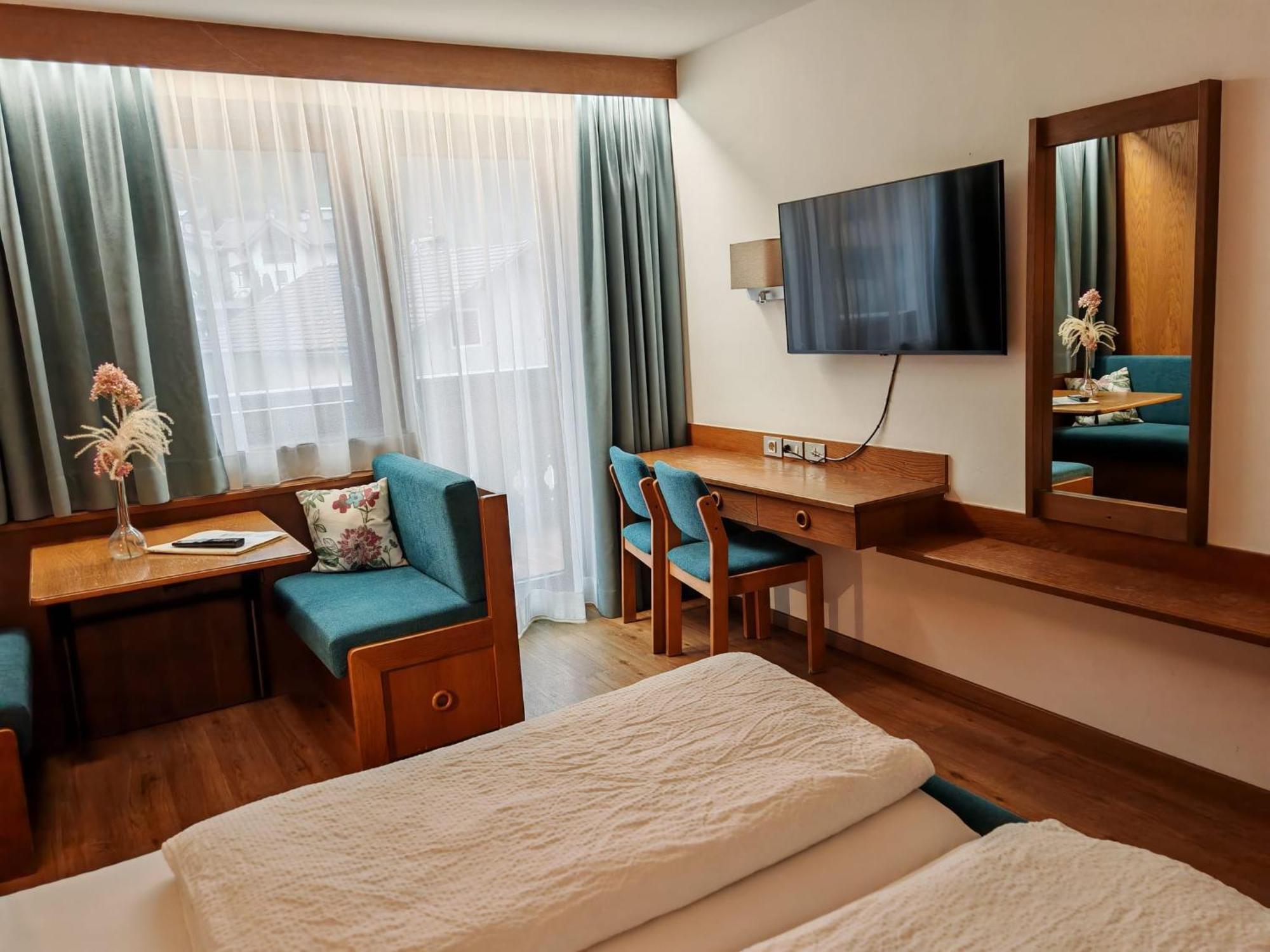 Hotel Alpenblick Sarentino Екстер'єр фото
