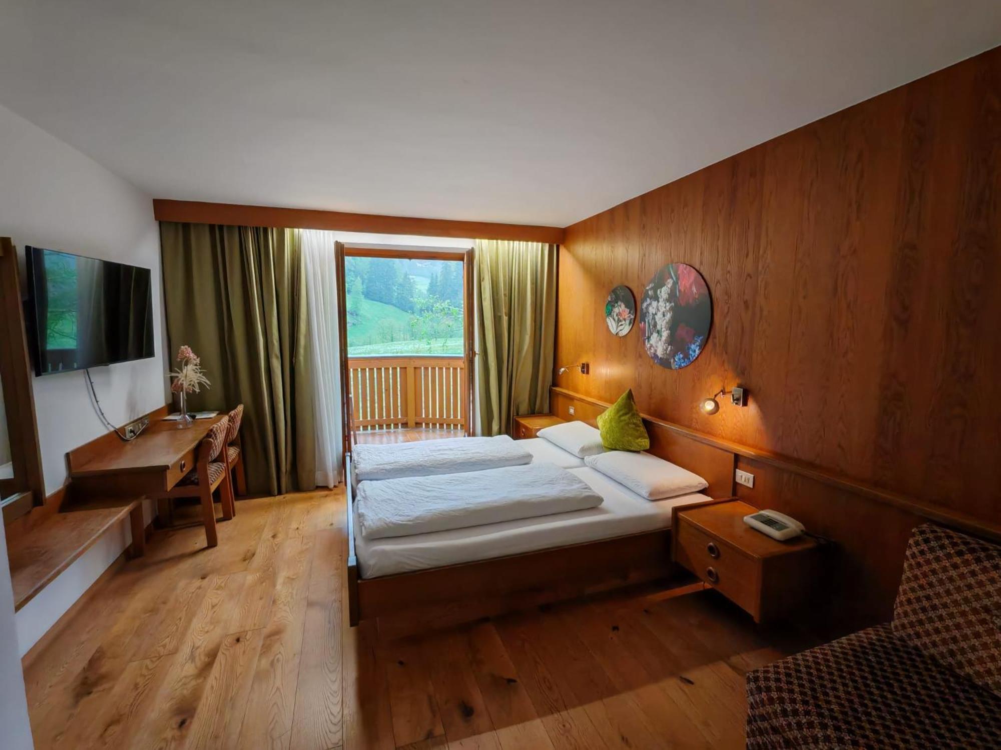 Hotel Alpenblick Sarentino Екстер'єр фото