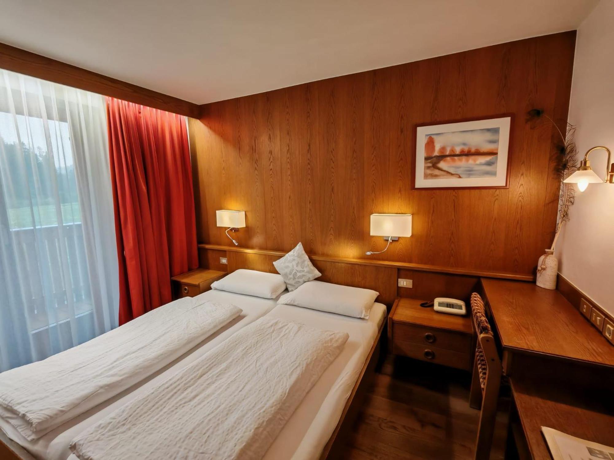 Hotel Alpenblick Sarentino Екстер'єр фото